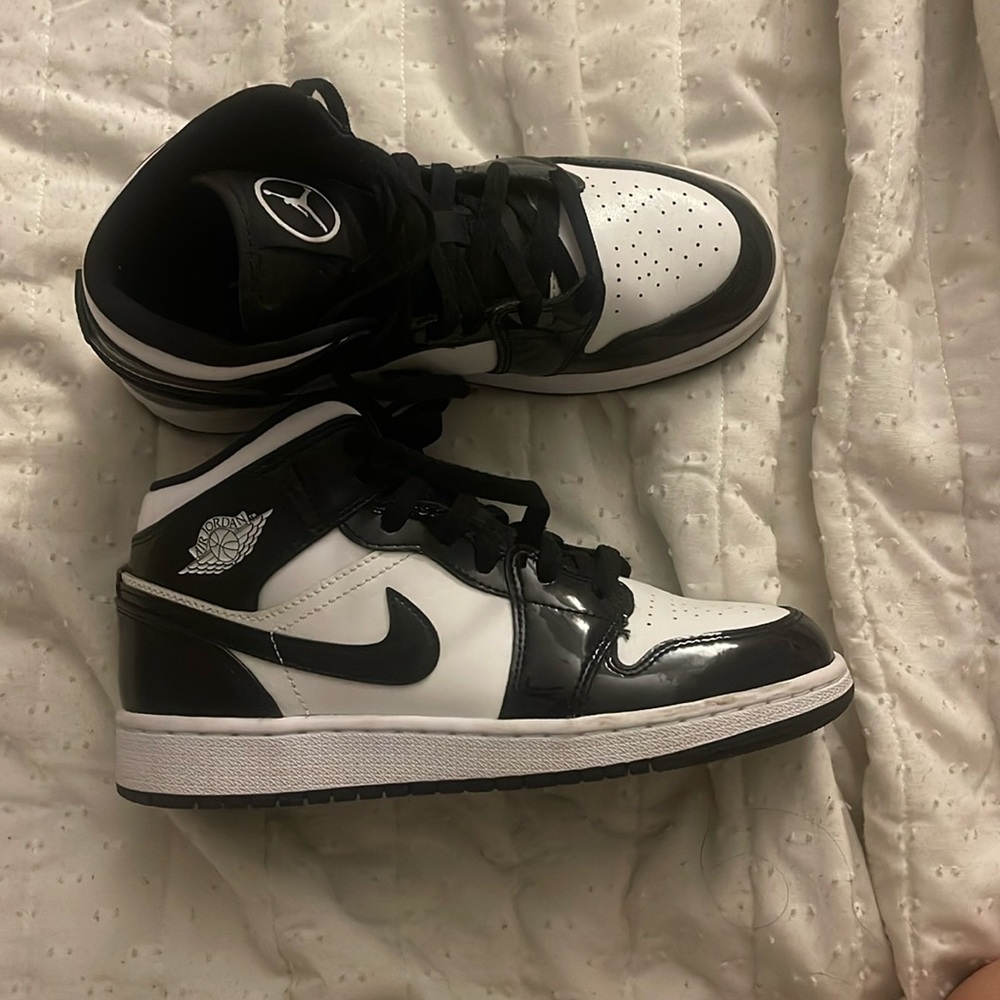 Black Jordan 1